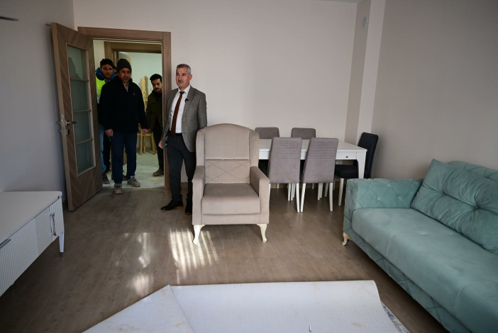 “736 Deprem Konutu Kura Çekimiyle Hak Sahiplerine Teslim Edilecek”
